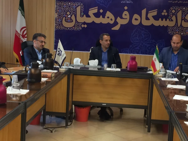 اولین نشست انجمن کتابخوانی معاونت پژوهش و فناوری برگزار گردید. 4