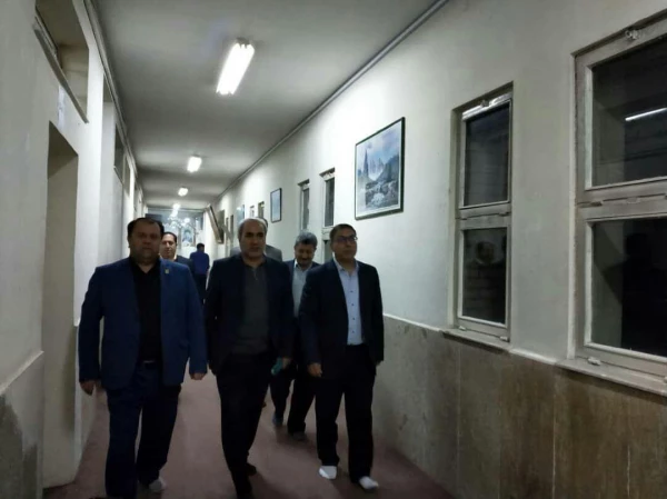 بازدید معاونت دانشجویی دانشگاه فرهنگیان به نمایندگی از دکتر خنیفر برای بررسی ابعاد زلزله آذربایجان شرقی از دانشگاه فرهنگیان این استان  3