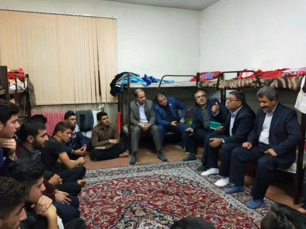 بازدید معاونت دانشجویی دانشگاه فرهنگیان به نمایندگی از دکتر خنیفر برای بررسی ابعاد زلزله آذربایجان شرقی از دانشگاه فرهنگیان این استان  4