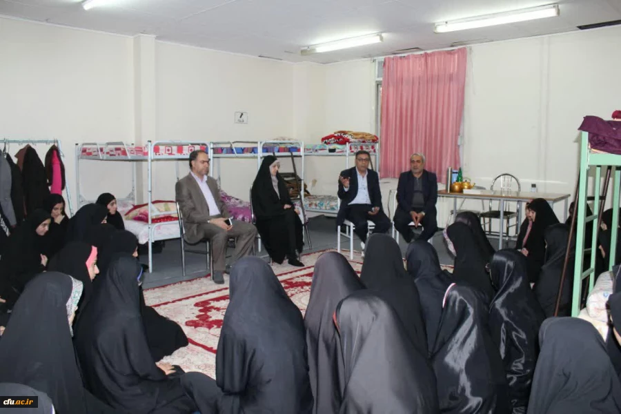 بازدید معاونت دانشجویی دانشگاه فرهنگیان به نمایندگی از دکتر خنیفر برای بررسی ابعاد زلزله آذربایجان شرقی از دانشگاه فرهنگیان این استان  5