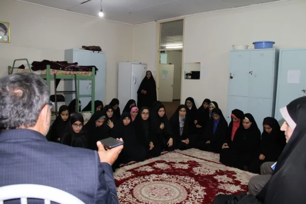 دانشجو معلمان فرزندان دانشگاه فرهنگیان هستند. 5