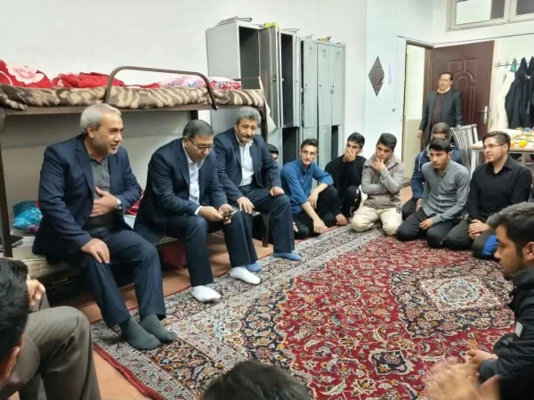 دانشجو معلمان فرزندان دانشگاه فرهنگیان هستند. 7