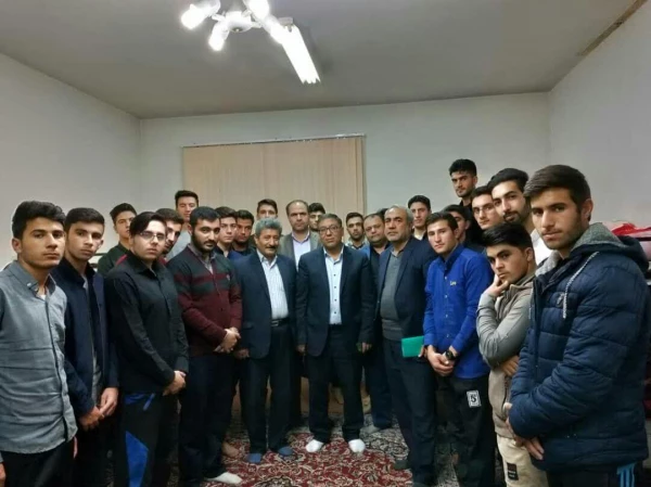 دانشجو معلمان فرزندان دانشگاه فرهنگیان هستند. 8