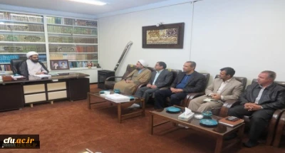 نماینده ولی فقیه و امام جمعه همدان در دیدار با دکتر نجفی

معلمانی که در دانشگاه فرهنگیان تربیت می شوند باید افرادی برجسته و به تمام معنا، هنرمند باشند