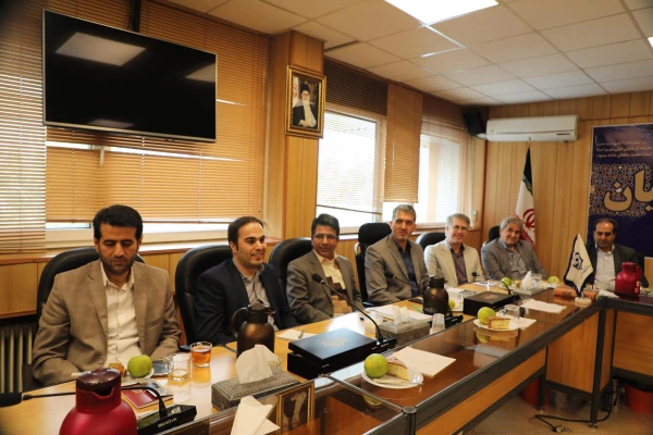 به مدد همدلی وتلاش همکاران ارجمند ، شاهد کسب توفیقات ارزشمند در دانشگاه هستیم

 5