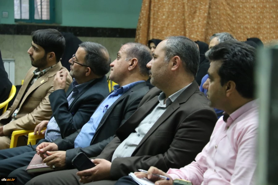 کارگاه آموزشی چگونه زندگی کنیم و از زندگی خود لذت ببریم 4