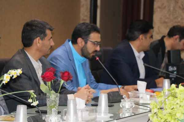 نشست تعاملی کارکنان هیئت علمی و غیر هیئت علمی دانشگاه فرهنگیان استان اصفهان