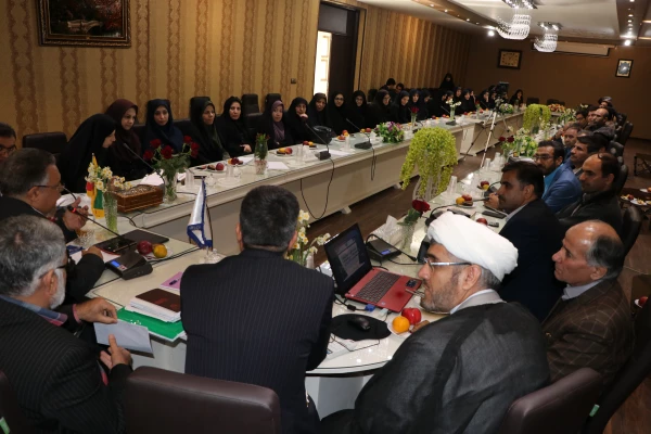 نشست تعاملی کارکنان هیئت علمی و غیر هیئت علمی دانشگاه فرهنگیان استان اصفهان