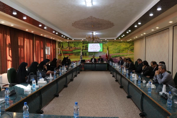 نشست تعاملی کارکنان هیئت علمی و غیر هیئت علمی دانشگاه فرهنگیان استان اصفهان