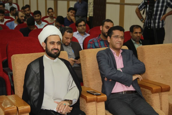 به مناسبت هفته وحدت و میلاد پیام آور وحی  و با حضور علمای تشیع و تسنندر دانشگاه فرهنگیان هرمزگان  برگزار گردید
همایش نقش نخبگان در تقویت وحدت اسلام در گام دوم انقلاب 2