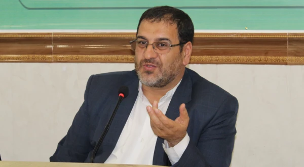 شما ستون های ناپیدای دانشگاه هستید،بدون زحمات شما هیچ یک از اهداف دانشگاه محقق نخواهد شد. 4