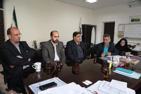 اولین جلسه کمیته امورشاهد و ایثارگران دانشگاه سه شنبه 23 آبان به ریاست آقای دکترعلی خاکی و با حضور اعضای کمیته تشکیل گردید.

 3