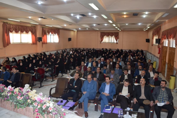 برگزاری دومین نشست مشترک مدیران ،معلمان راهنما و استادان درس کارورزی دانشگاه فرهنگیان استان چهارمحال و بختیاری 8