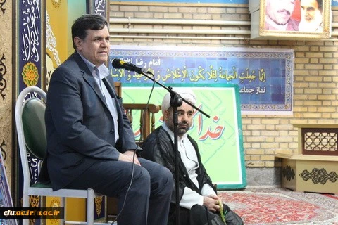 دکتر خنیفر درجمع دانشجومعلمان پردیس شهیدرجایی قزوین: یک معلم خوب می تواند یک جامعه رانجات دهد. 2