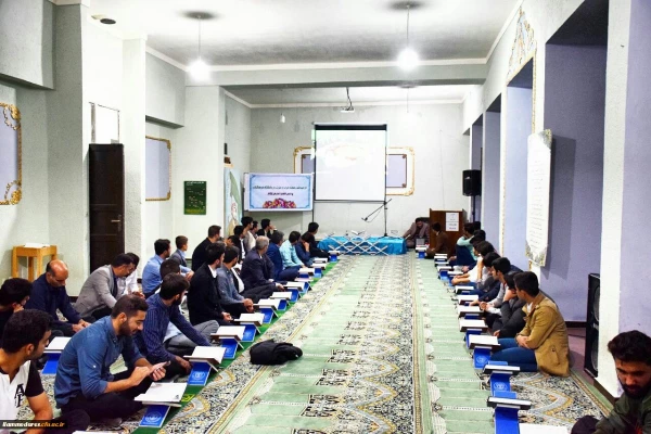برگزاری محفل انس با قرآن در دانشگاه فرهنگیان استان ایلام