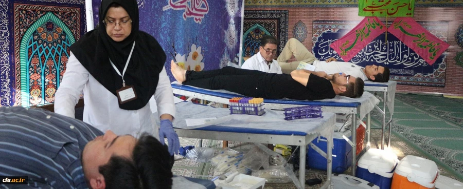 اهدای خون توسط دانشجومعلمان پردیس آیت الله خامنه ای، به همراه سرپرست دانشگاه فرهنگیان استان و سرپرست پردیس 2