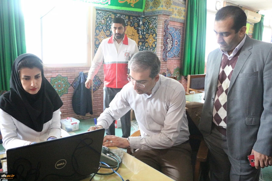 اهدای خون توسط دانشجومعلمان پردیس آیت الله خامنه ای، به همراه سرپرست دانشگاه فرهنگیان استان و سرپرست پردیس 4