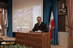  تحلیل اطلاعات در روزگار تحمیل اطلاعات و توجیه جوانان مهمترین کار است
 2