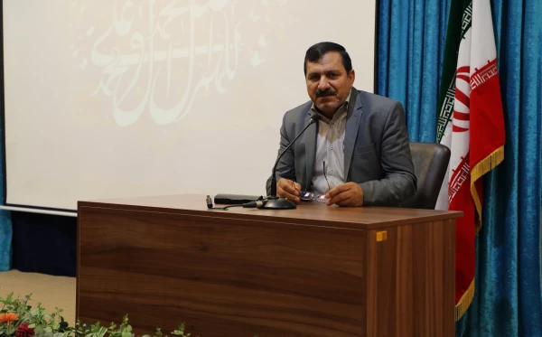  تحلیل اطلاعات در روزگار تحمیل اطلاعات و توجیه جوانان مهمترین کار است
 3