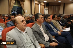  تحلیل اطلاعات در روزگار تحمیل اطلاعات و توجیه جوانان مهمترین کار است
 14