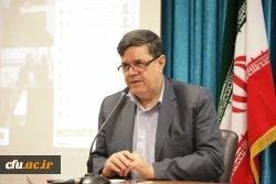  تحلیل اطلاعات در روزگار تحمیل اطلاعات و توجیه جوانان مهمترین کار است
 16