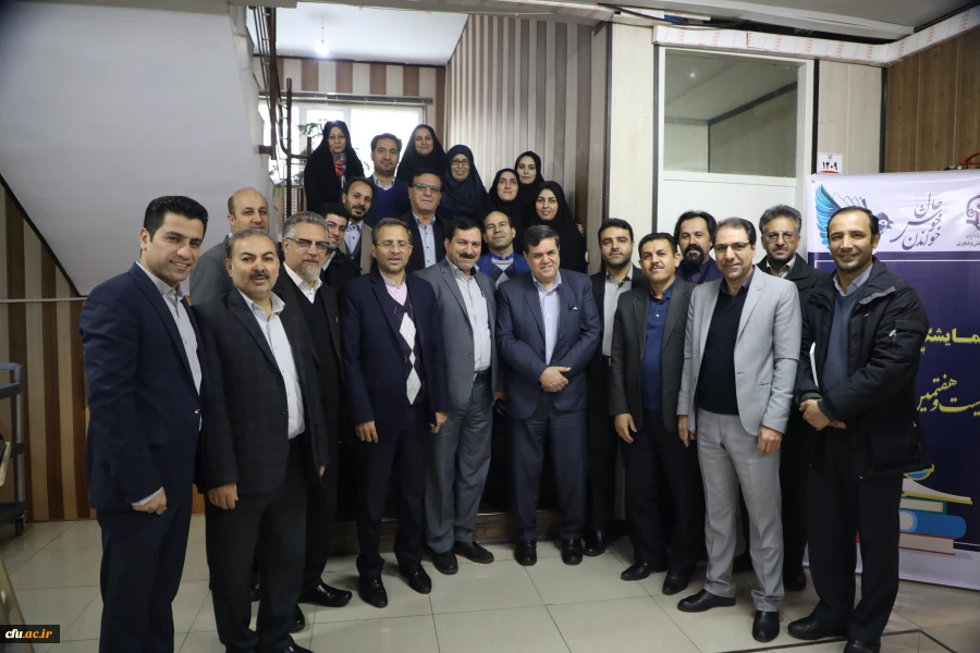 برگزاری نمایشگاه کاریکاتور با موضوع کتاب با حضور دکتر خنیفر در سازمان مرکزی دانشگاه 4برگزاری نمایشگاه کاریکاتور با موضوع کتاب با حضور دکتر خنیفر در سازمان مرکزی دانشگاه 5