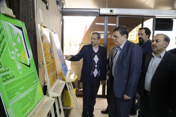 برگزاری نمایشگاه کاریکاتور با موضوع کتاب با حضور دکتر خنیفر در سازمان مرکزی دانشگاه 10