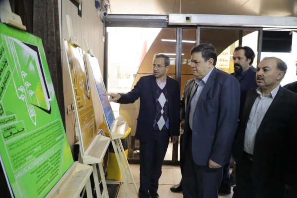 برگزاری نمایشگاه کاریکاتور با موضوع کتاب با حضور دکتر خنیفر در سازمان مرکزی دانشگاه
 3