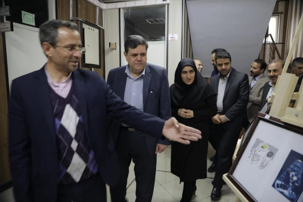 برگزاری نمایشگاه کاریکاتور با موضوع کتاب با حضور دکتر خنیفر در سازمان مرکزی دانشگاه
 6