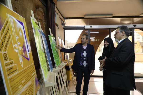 برگزاری نمایشگاه کاریکاتور با موضوع کتاب با حضور دکتر خنیفر در سازمان مرکزی دانشگاه
 17