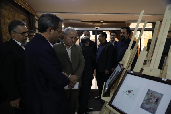 برگزاری نمایشگاه کاریکاتور با موضوع کتاب با حضور دکتر خنیفر در سازمان مرکزی دانشگاه
 14