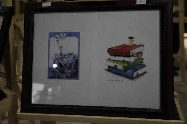 برگزاری نمایشگاه کاریکاتور با موضوع کتاب با حضور دکتر خنیفر در سازمان مرکزی دانشگاه
 36