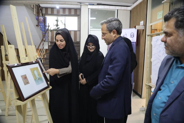 برگزاری نمایشگاه کاریکاتور با موضوع کتاب با حضور دکتر خنیفر در سازمان مرکزی دانشگاه
 30