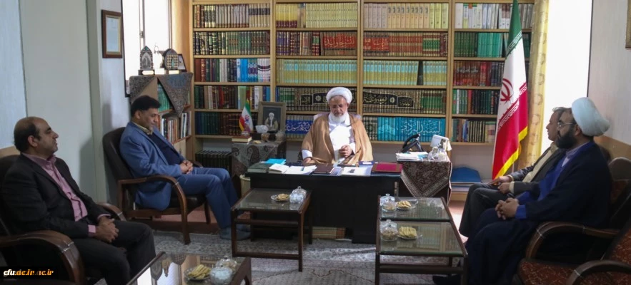 دیدار دکتر محمدی معاون فرهنگی و اجتماعی دانشگاه فرهنگیان با آیت الله ناصری نماینده ولی فقیه و امام جمعه یزد 3