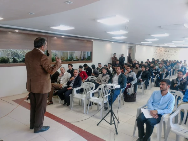 همایش انگیزه های معلمی و جذابیت های فیزیک