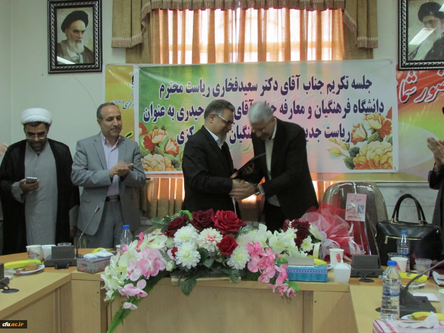 در دانشگاه فرهنگیان استان مرکزی برگزار شد

مراسم تکریم و معارفه سرپرست امور پردیس های استان مرکزی 6