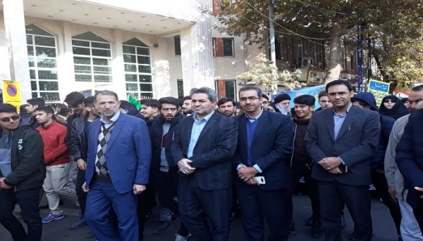 حماسه حضور مسئولین، اساتید، کارکنان و دانشجویان دانشگاه فرهنگیان استان آذربایجان غربی در راهپیمایی امنیت و اقتدار  3
