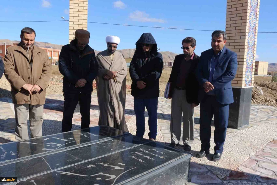 در هفته گرامیداشت بسیج انجام شد.

حضور کارکنان دانشگاه فرهنگیان خراسان شمالی در گلزار شهداء گمنام 2
