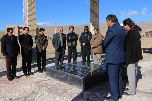 در هفته گرامیداشت بسیج انجام شد.

حضور کارکنان دانشگاه فرهنگیان خراسان شمالی در گلزار شهداء گمنام 2