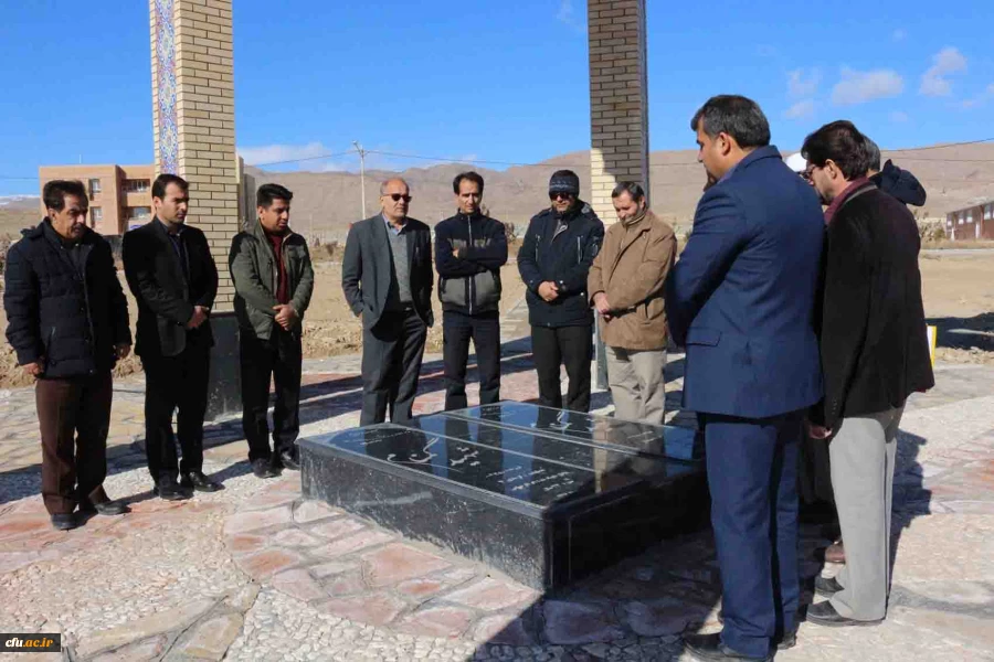 در هفته گرامیداشت بسیج انجام شد.

حضور کارکنان دانشگاه فرهنگیان خراسان شمالی در گلزار شهداء گمنام 2