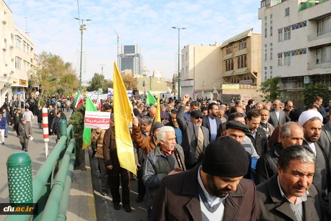 راهپیمایی مسئولین اساتید ودانشجویان دانشگاه فرهنگیان استان به همراه مردم انقلابی وهمیشه درصحنه قزوین علیه اغتشاش گران وآشوبگران واربابان آنها 5