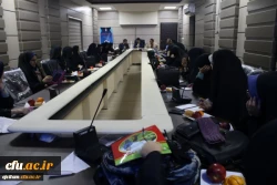 به همت واحد پژوهش امام جعفر صادق(ع) نشست نقد و بررسی ادبیات کودکان برگزار گردید