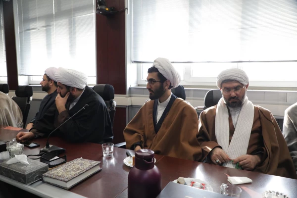 نماز به دانشجومعلمان بصیرت می دهد 4