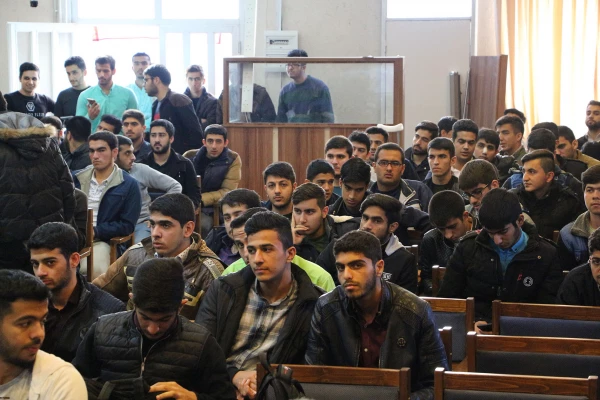 همایش تبیین بیانیه گام دوم انقلاب اسلامی به همت کانون فرهنگی جهاد علمی و بسیج دانشجویی پردیس برگزار شد. 3