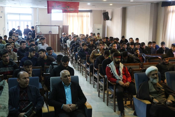 همایش تبیین بیانیه گام دوم انقلاب اسلامی به همت کانون فرهنگی جهاد علمی و بسیج دانشجویی پردیس برگزار شد. 6