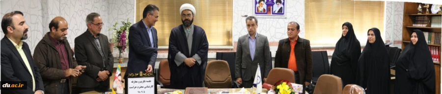 نشست صمیمانه مسئولان مدیریت امور پردیس های استان یزد با کارکنان پردیس حضرت فاطمه الزهرا(س) 7