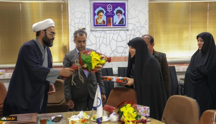 نشست صمیمانه مسئولان مدیریت امور پردیس های استان یزد با کارکنان پردیس حضرت فاطمه الزهرا(س) 12