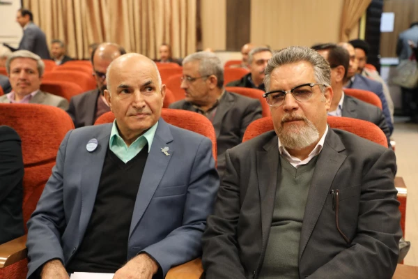 معلم یک مدیر آموزشی قوی است 4