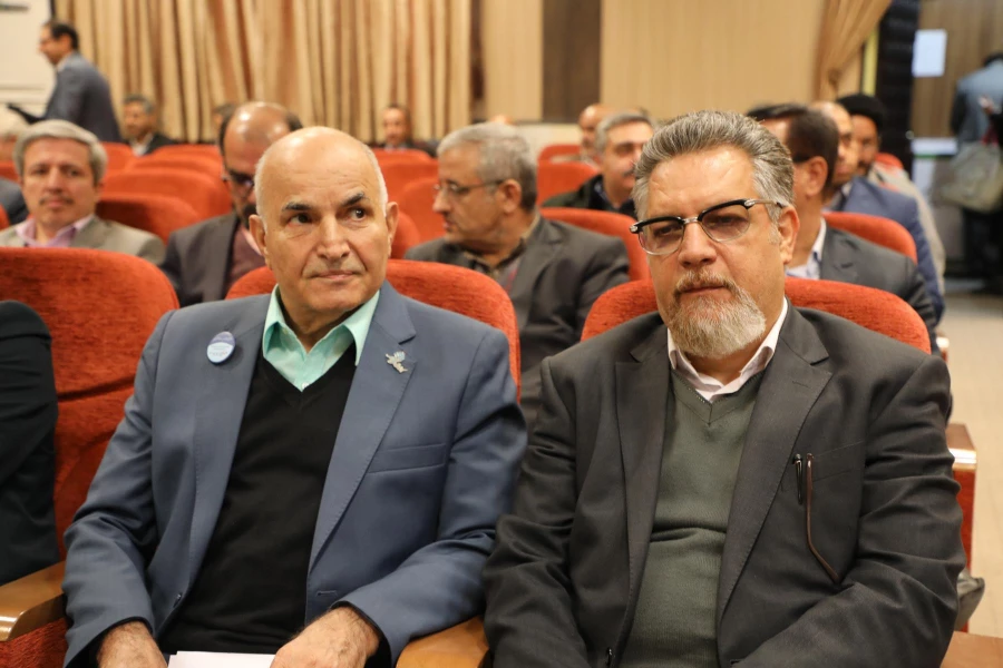 معلم یک مدیر آموزشی قوی است 4