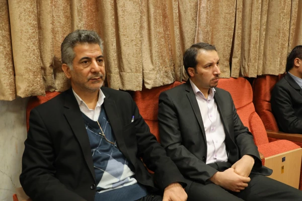 معلم یک مدیر آموزشی قوی است 5